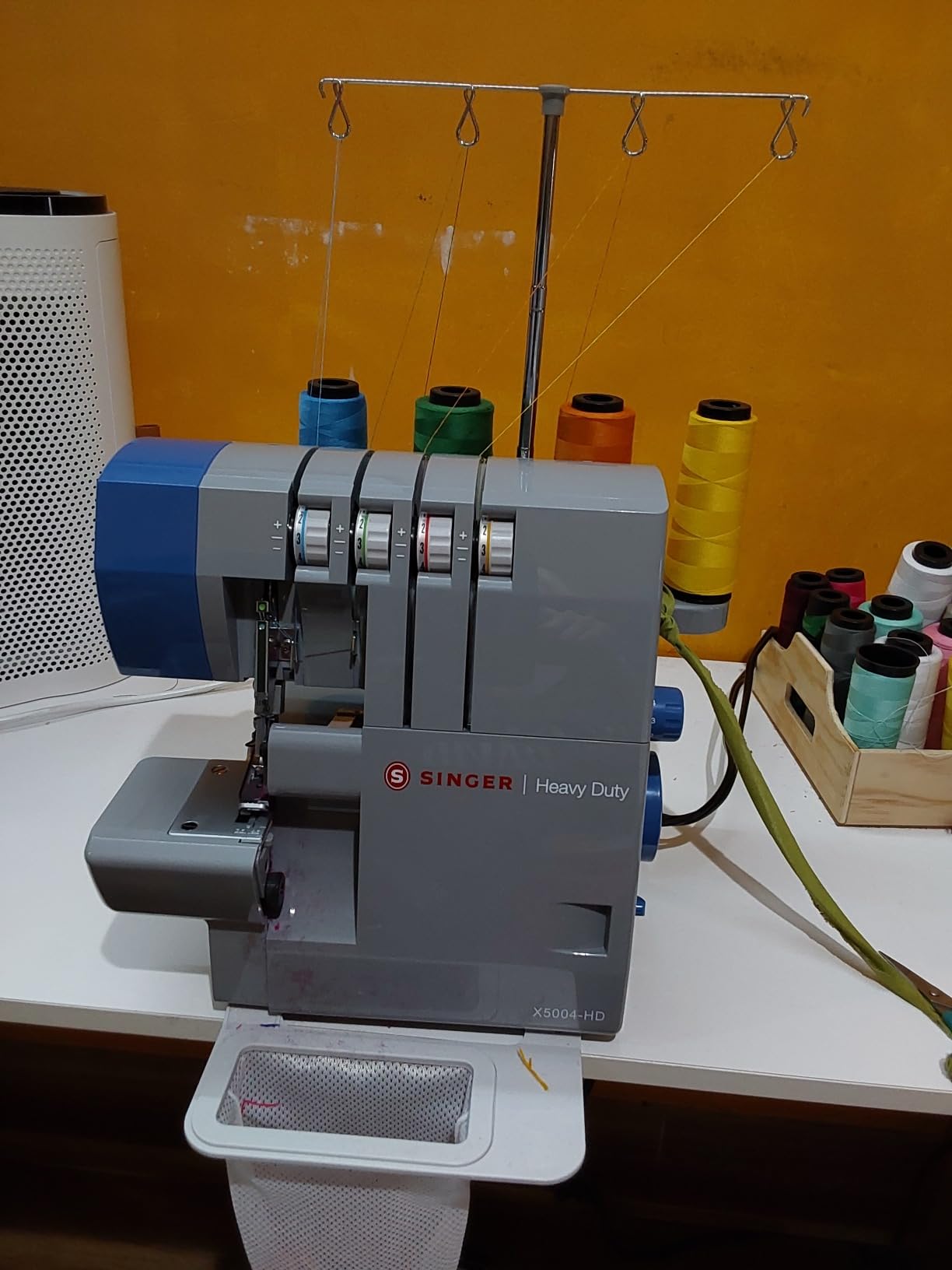 X5004-HD Metal Frame Serger & Overlock Machine